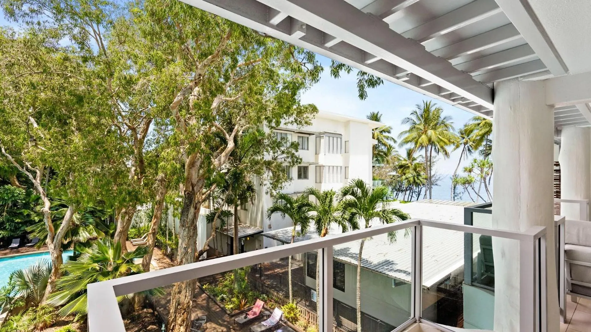 Belle Escapes Drift Beachfront Resort Suite 1305 パーム・コーブ アパート