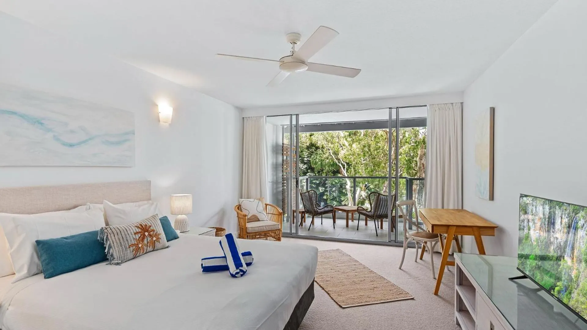 Belle Escapes Drift Beachfront Resort Suite 1305 Palm Cove Australia