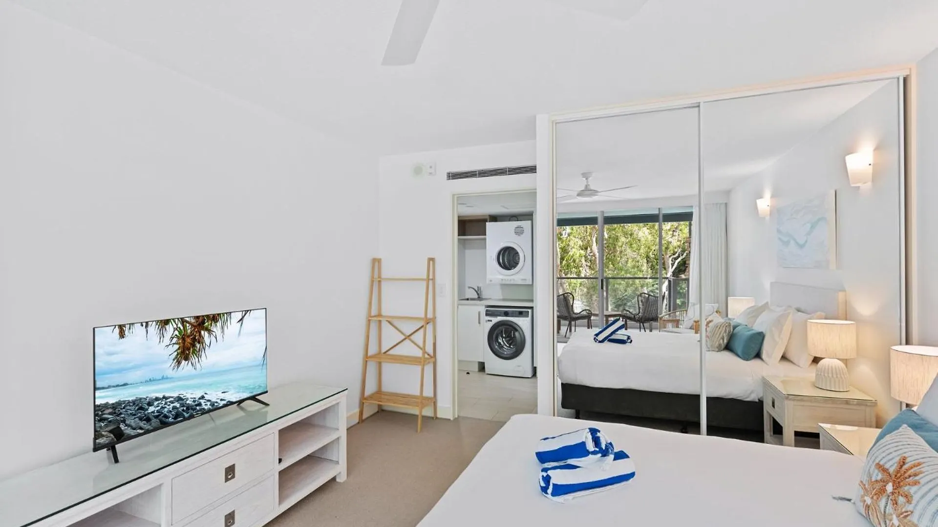Belle Escapes Drift Beachfront Resort Suite 1305 Palm Cove